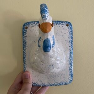 Vintage Ceramic Chicken Head Wall Mount Farmhouse Blue Spongeware EUC Americana